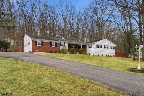 14 Mabro Dr, Denville, NJ 07834