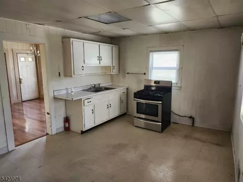 5 Locust St, Haskell, NJ 07420 photo 10