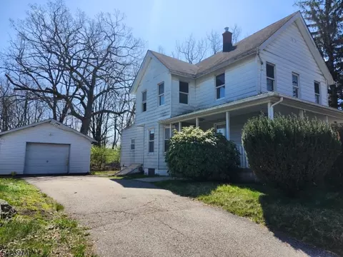 5 Locust St, Haskell, NJ 07420 photo 2