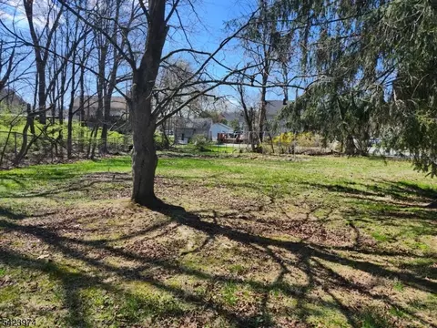 5 Locust St, Haskell, NJ 07420 photo 5