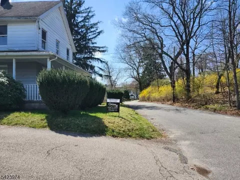 5 Locust St, Haskell, NJ 07420 photo 23
