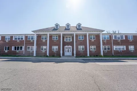 530 Park Ave #202, Scotch Plains, NJ 07076