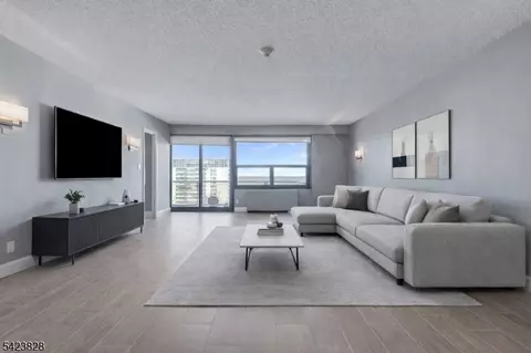 2 Claridge Dr #7KE, Verona, NJ 07044