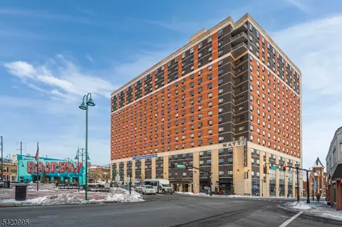 1 Carriage City Plz #1211, Rahway, NJ 07065