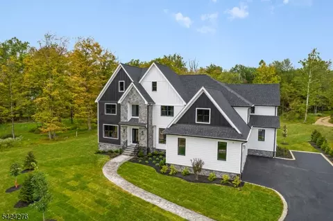 Exterior - 3 Brookside Dr, Warren, NJ 07059 photo 4 of 6
