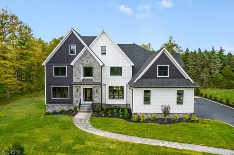 3 Brookside Dr, Warren, NJ 07059