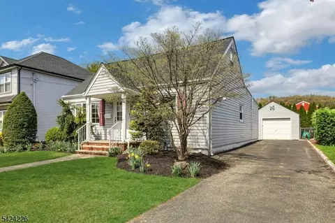 16 Maple Hill Rd, Clifton, NJ 07013
