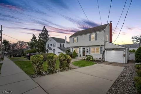 17 Burlington Rd, Clifton, NJ 07012