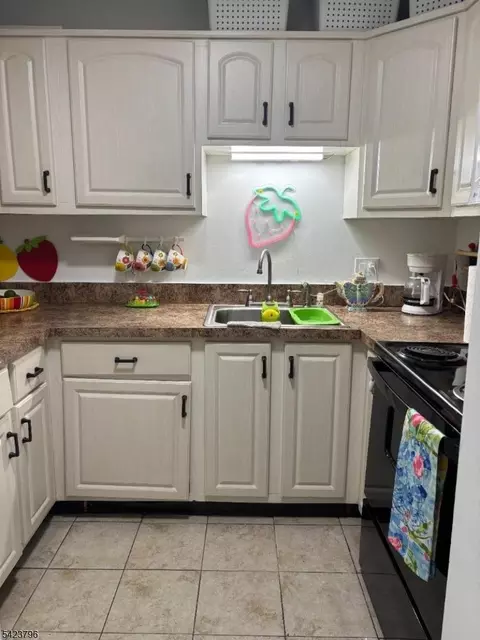 6-16 E Blackwell St #2D, Dover, NJ 07801 photo 4