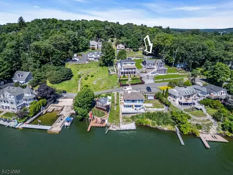 12 Bass Rock Rd, Hopatcong, NJ 07843