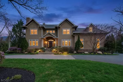 11 N Pocono Rd, Mountain Lakes, NJ 07046