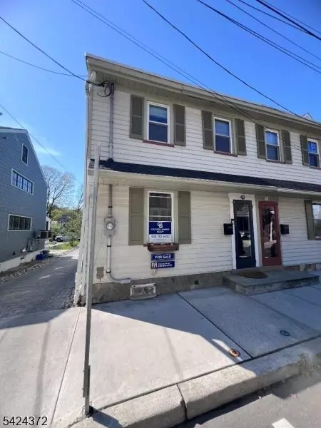 43 Ferry St, Lambertville, NJ 08530