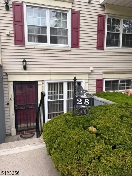 28 Rutgers Dr, Newark, NJ 07103