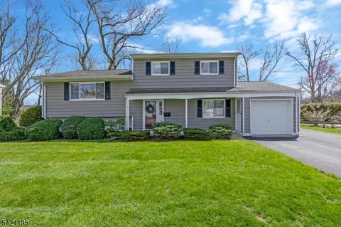 19 Bass Dr, Succasunna, NJ 07876