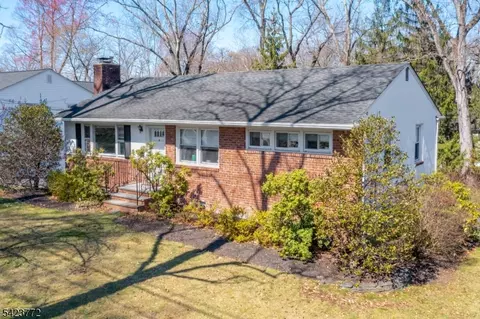 159 N Passaic Ave, Chatham, NJ 07928