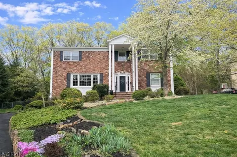 126 Wentworth Dr, Berkeley Heights, NJ 07922