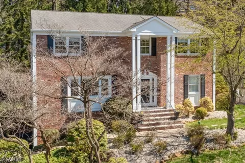 126 Wentworth Dr, Berkeley Heights, NJ 07922