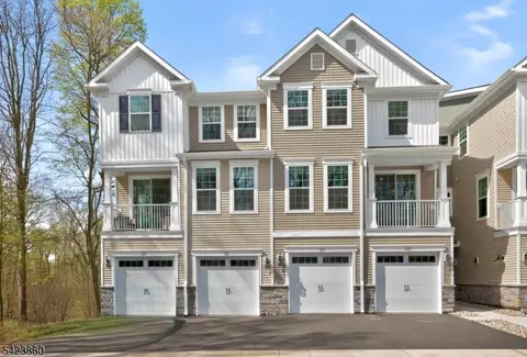 225 Myrtle Rd, Warren, NJ 07059