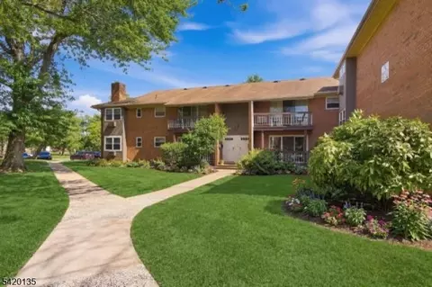 16 Deanna Dr #20, Hillsborough, NJ 08844