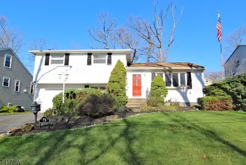 73 Winchester Rd, Livingston, NJ 07039