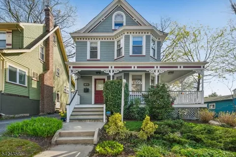 110 Sherman Pl, Maplewood, NJ 07040