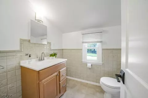 21 Joseph Pl, Wayne, NJ 07470 photo 17