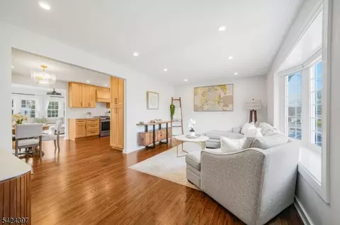 21 Joseph Pl, Wayne, NJ 07470 photo 4