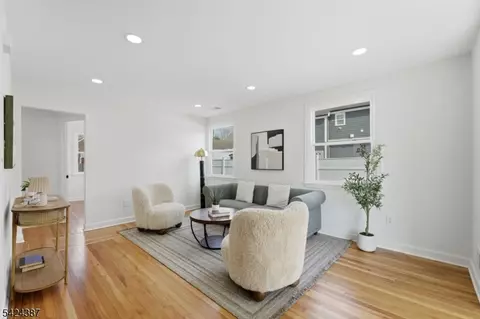 57 N Auten Ave, Somerville, NJ 08876