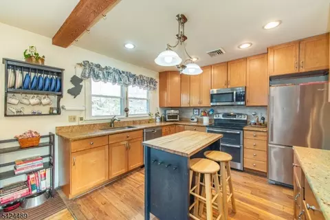 1 Eldridge Rd, Mount Tabor, NJ 07878 photo 4