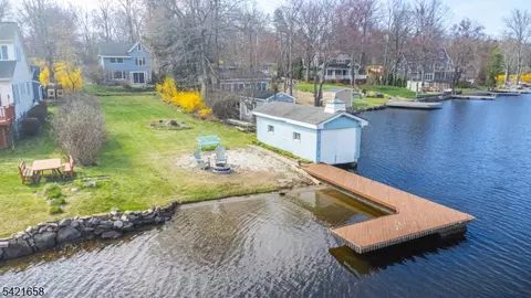 46 Myrtle Ave, Branchville, NJ 07826