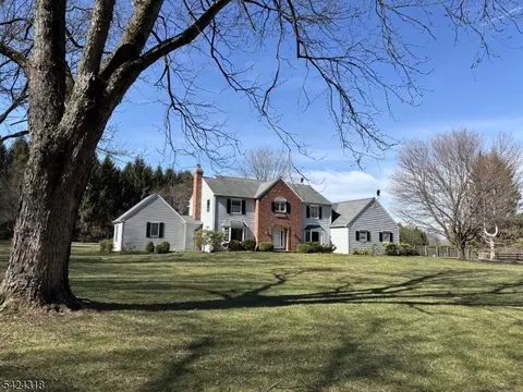 3037 Comfort Rd, New Hope, PA 18938