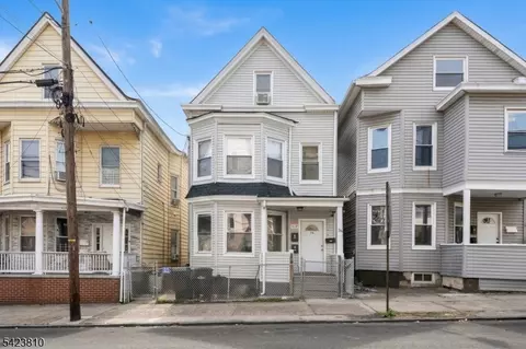 76 N 4th St, Paterson, NJ 07522