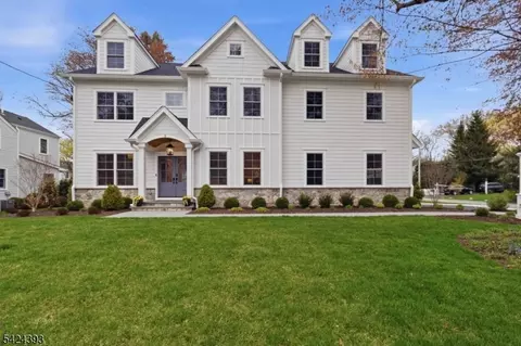 2 Whitman Dr, Chatham Twp, NJ 07928