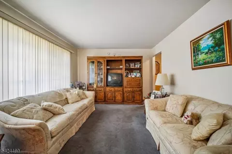 Living - 31 Michael Dr, Wayne, NJ 07470 photo 1 of 1