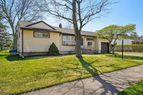Exterior - 31 Michael Dr, Wayne, NJ 07470 photo 2 of 4
