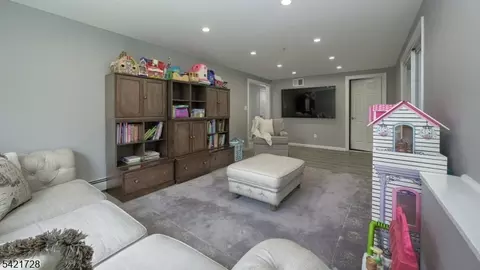84 Brandon Ave, Wayne, NJ 07470 photo 18