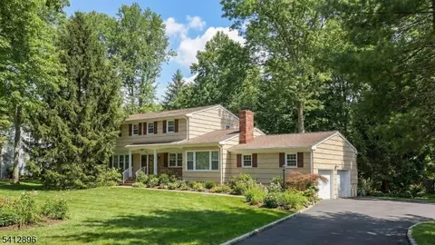 21 Lenape Trl, Warren, NJ 07059