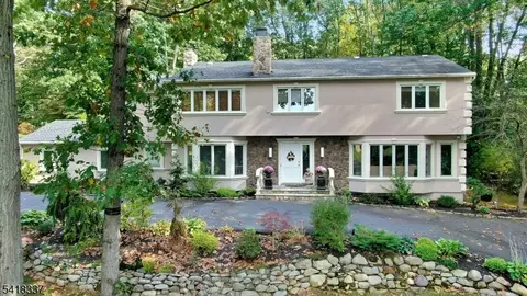 17 Sycamore Dr, Woodcliff Lake, NJ 07677