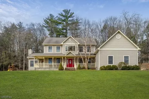 29 Cole Haven Ter W, Montague, NJ 07827