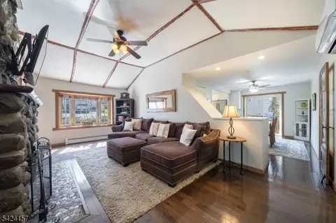 10 Lake Trl E, Wayne, NJ 07470 photo 6