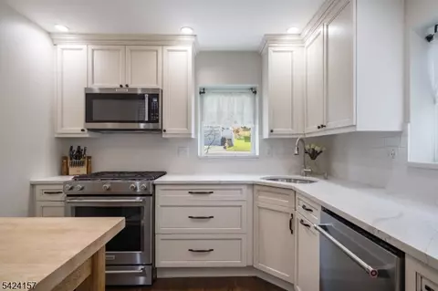 10 Lake Trl E, Wayne, NJ 07470 photo 10