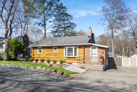 10 Lake Trl E, Wayne, NJ 07470 photo 1