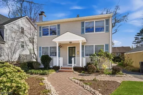 13 Stockton St, Metuchen, NJ 08840