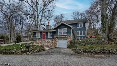 99 Beech Ter, Wayne, NJ 07470