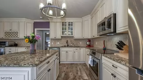 99 Beech Ter, Wayne, NJ 07470 photo 10