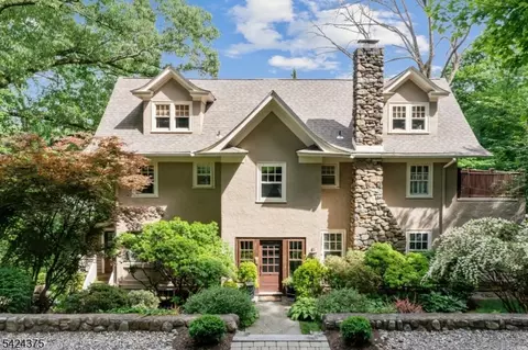 18 Ball Rd, Mountain Lakes, NJ 07046