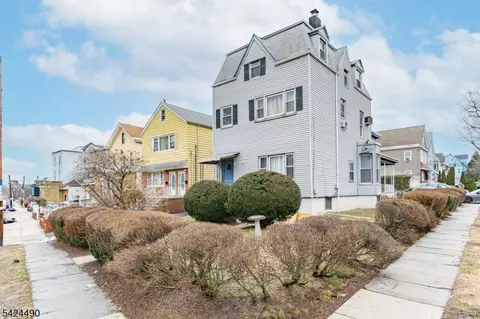 742 Avenue A, Bayonne, NJ 07002