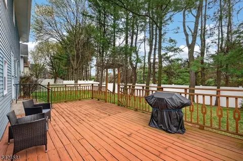 7 Chicopee Dr, Wayne, NJ 07470 photo 37
