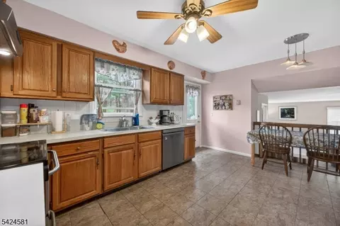 7 Chicopee Dr, Wayne, NJ 07470 photo 10