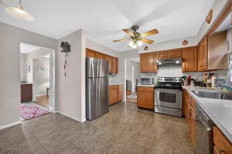 7 Chicopee Dr, Wayne, NJ 07470 photo 11